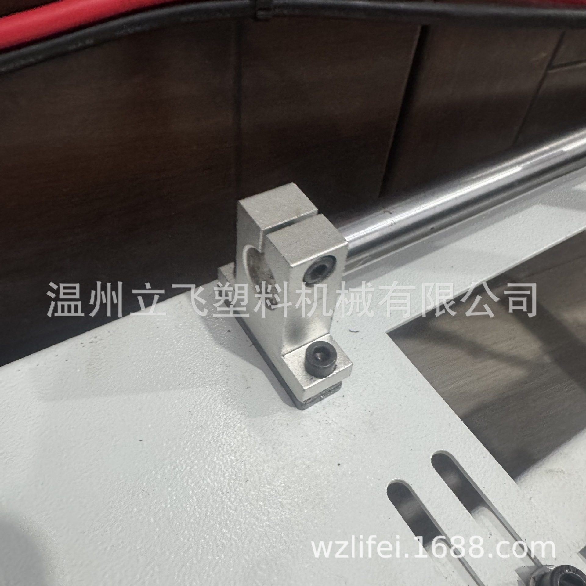 Semi-Automatic Yarn Tube Cutting Machine