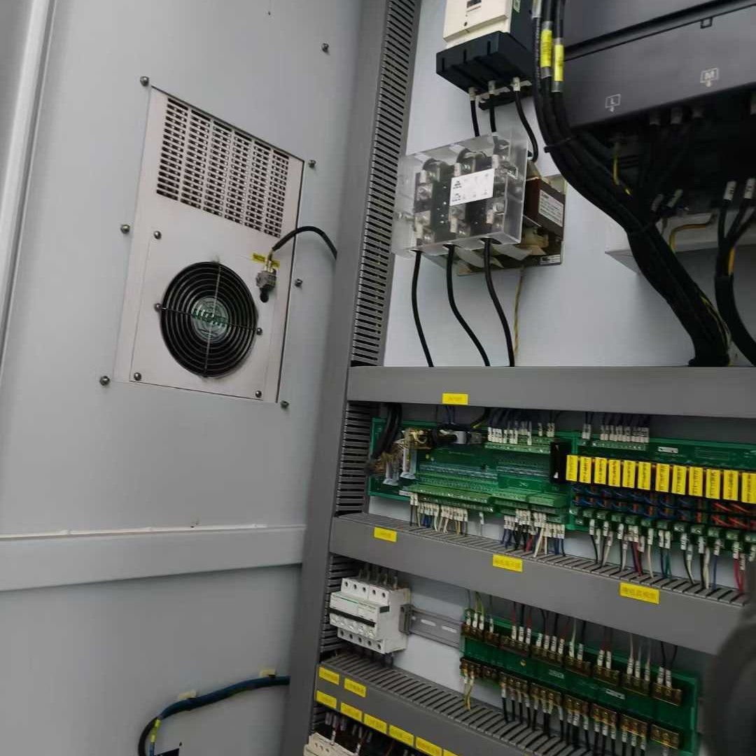 Used T-18L Vertical Machining Center Spindle Diameter 9.5kg Line One Hard