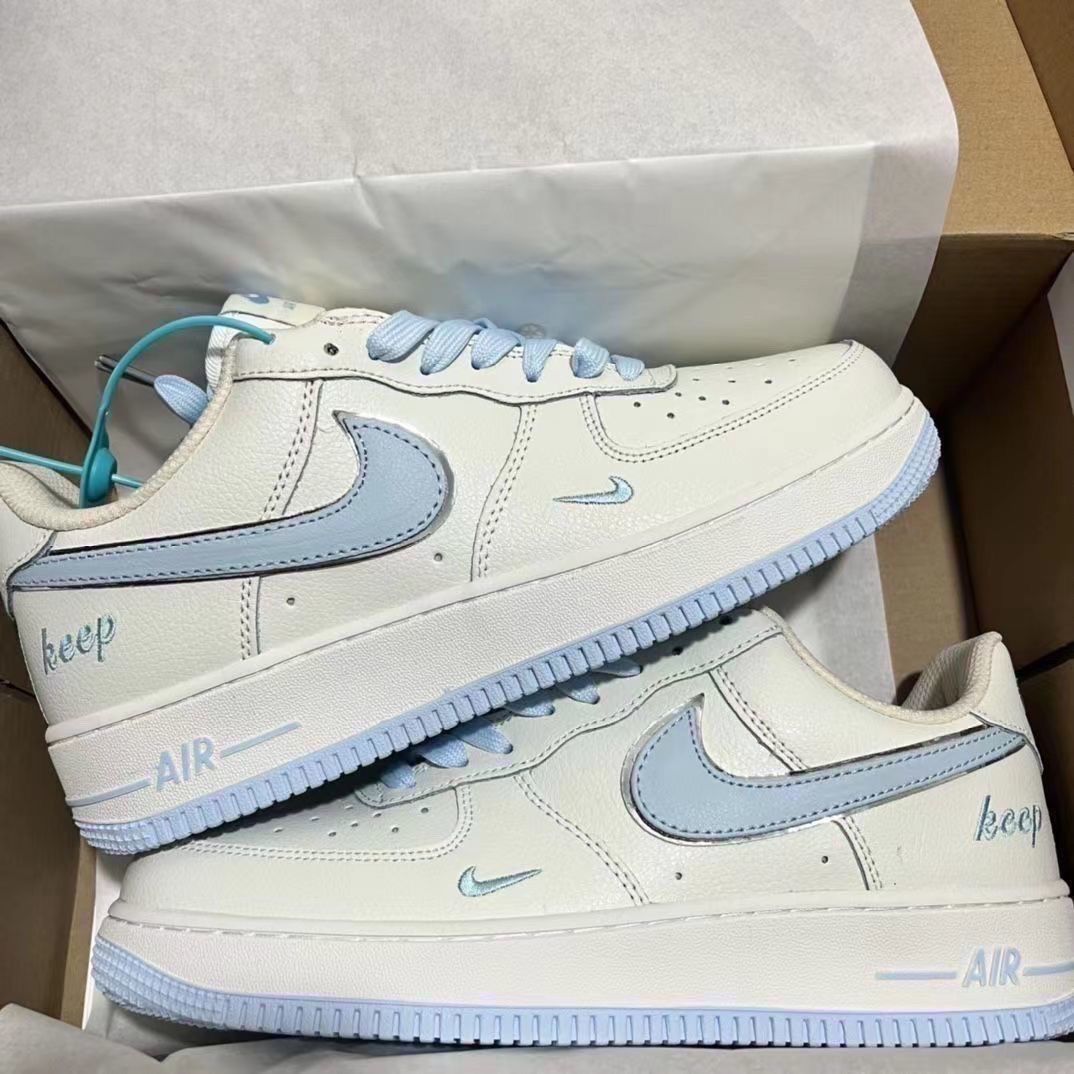 2025 New Spring Air Force One White Light Blue Casual Campus Couple Double Hook Men's and Women's Trendy Sports