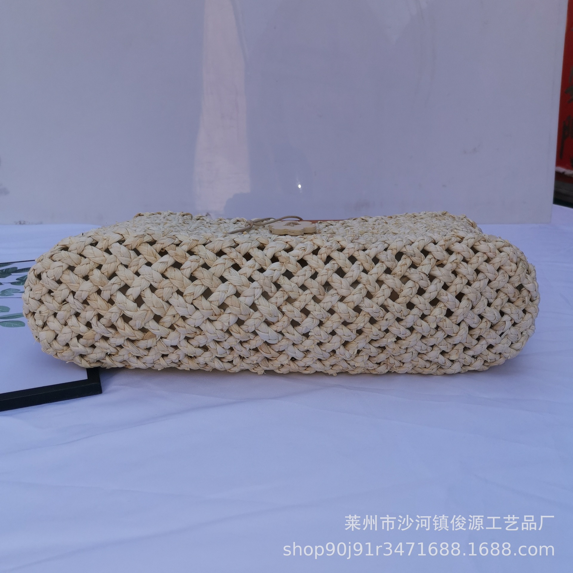 Manufacturer Custom-Made Three-Strand Corn Husk Beveled Edge Bag with Bamboo and Rattan Handles Satchel Straw Bag