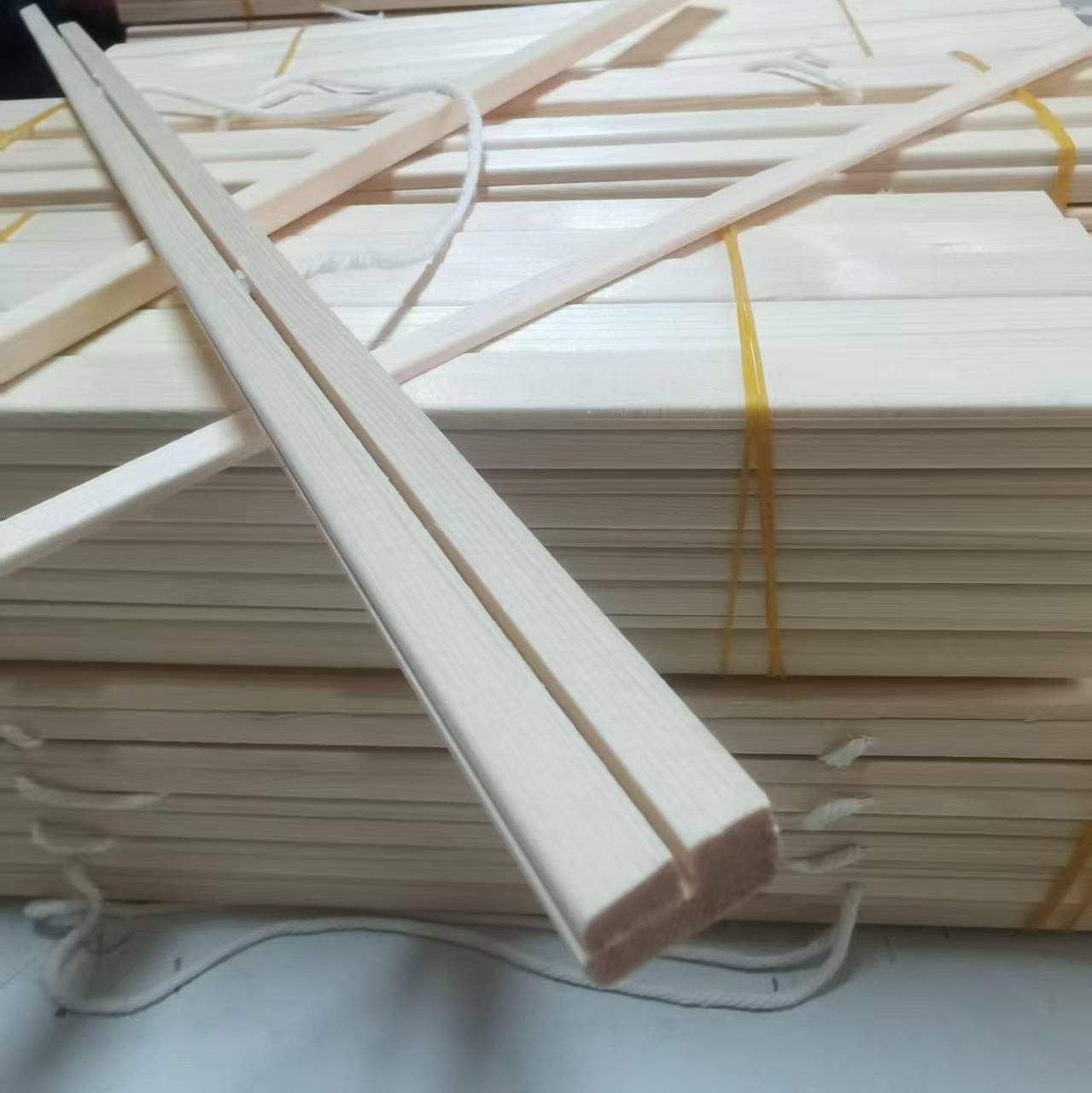 Large Pressure Clause Solid Wood Hanging Scroll Wooden Strip Painting Pole Wooden Poster Stand Hanging Painting Scroll Painting Clip Oil Canvas Picture Frame