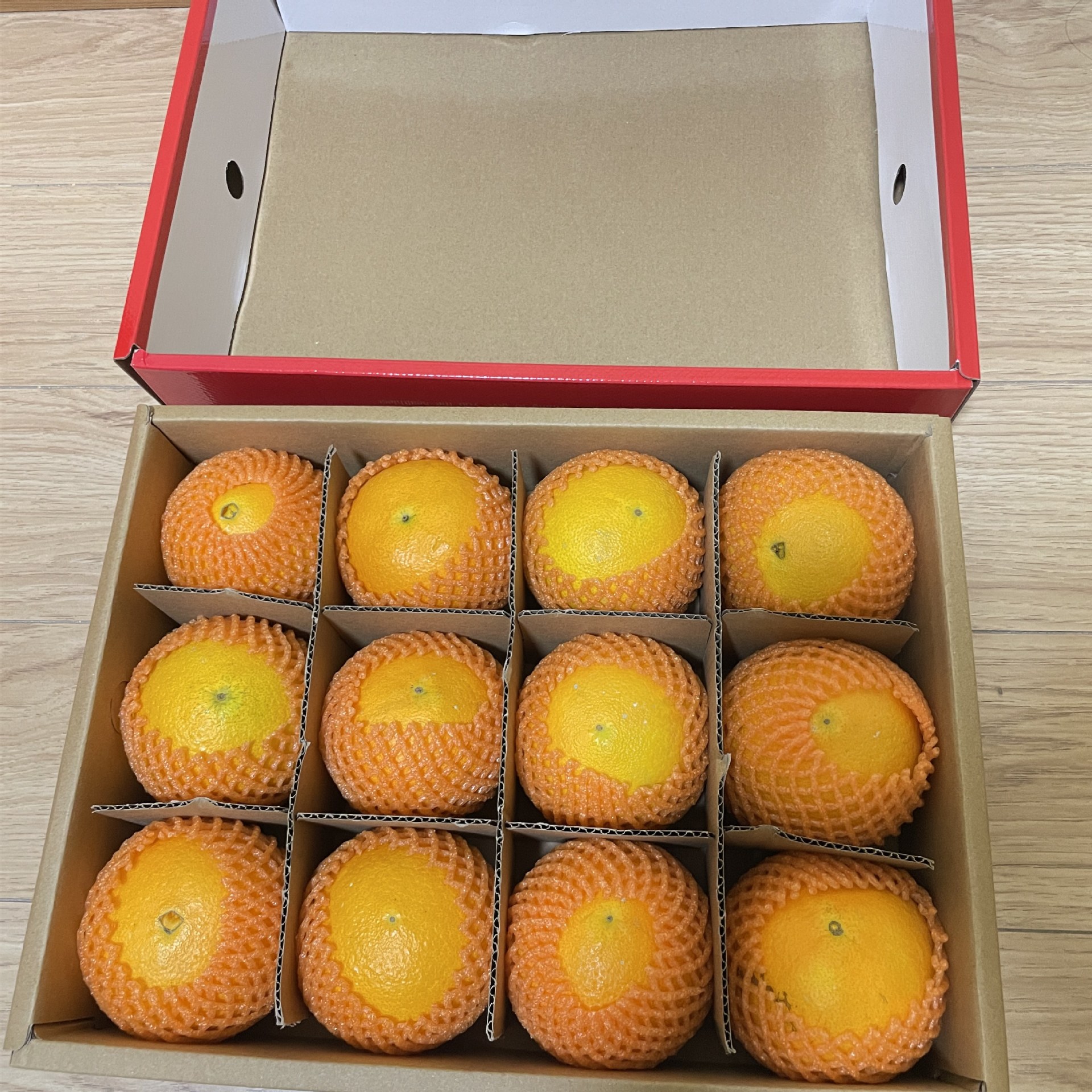 Orange Gift Box with Large Fruits for Gifting, Hand-Held Gift, Navel Oranges Wholesale, Seasonal Sweet Oranges, Juicy Fruits