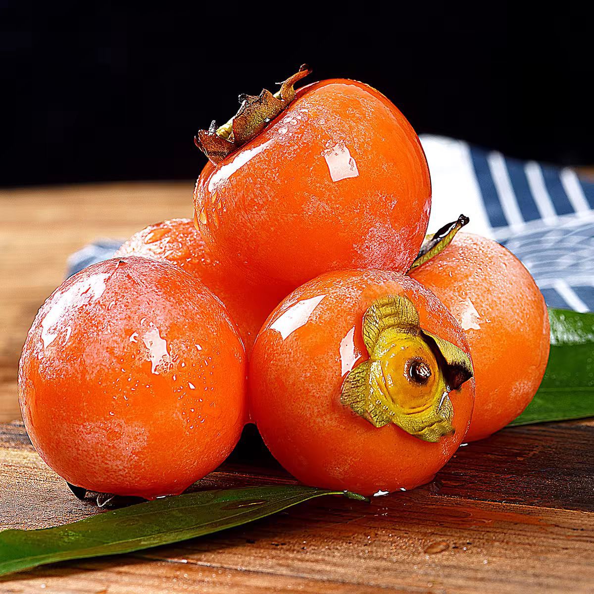 Shaanxi Linyi Fire Crystal Persimmon Fresh Seasonal Fruit Flowing Heart Persimmon Fire Crystal Persimmon Wholesale Dropshipping