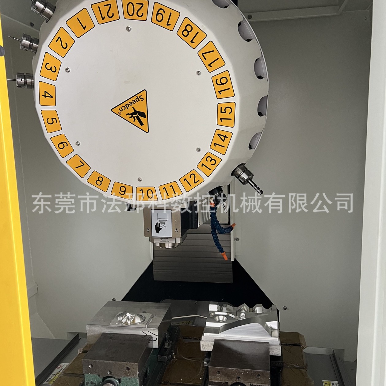 Drilling and Tapping Center Machine T-700, T600 Drilling and Milling Center Machining Center Mitsubishi M80 Fanuc 0Imf Plus