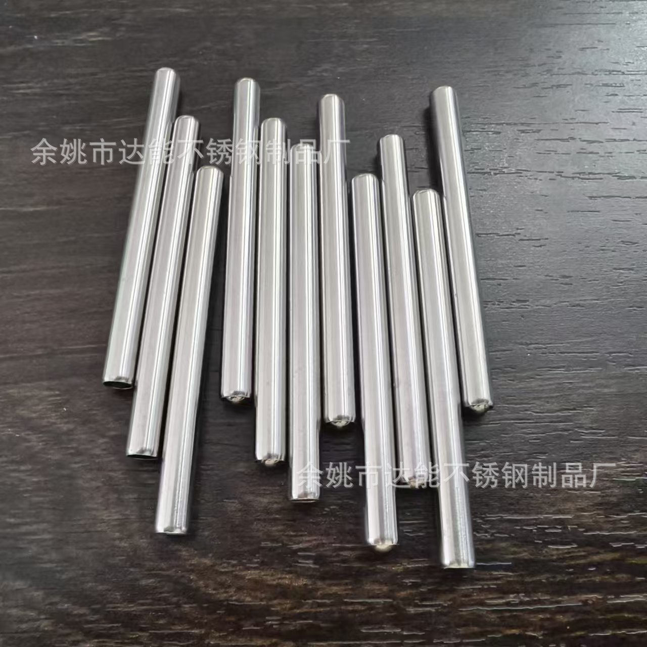 Manufacturer of Pet Double-Ball Water Dispenser, Water Bottle with Stainless Steel Spout, Double-Ended Closure, Sealed and Leak-Proof