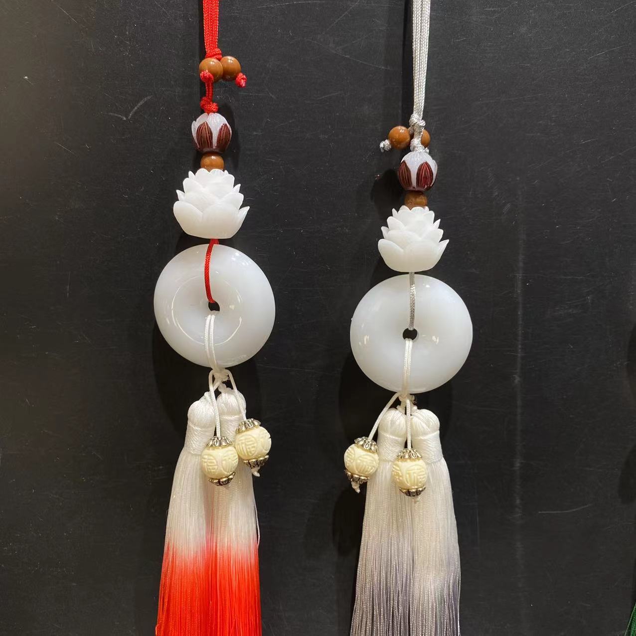 Новый автомобильный кулон, бодхи, цветок лотоса, безопасный бляшка, имитация белого слонового плода, резьба, двойная градиентная кисточка