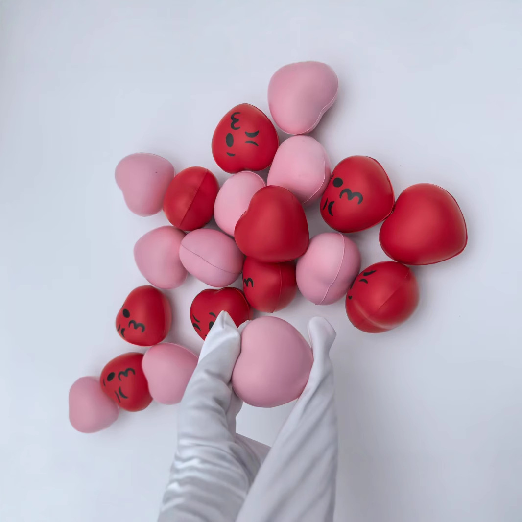 Cross-border Amazon 4cm love stress ball sponge ball rehabilitation ball grip ball foam toy gift combination ball