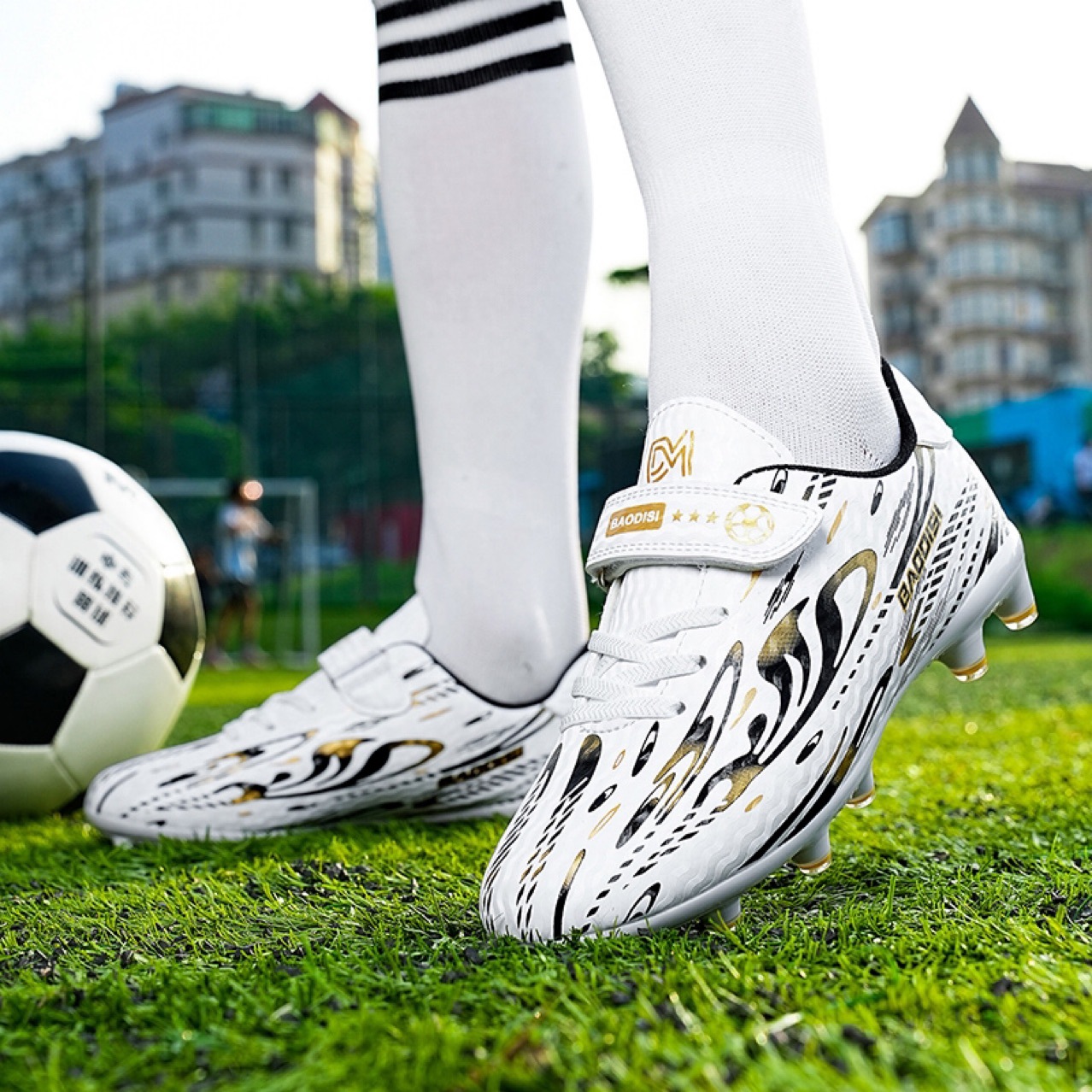 Lace-up Free Velcro Football Shoes for Boys and Girls Children Broken Nails for Primary School Students Spike Competition Training Sports Shoes