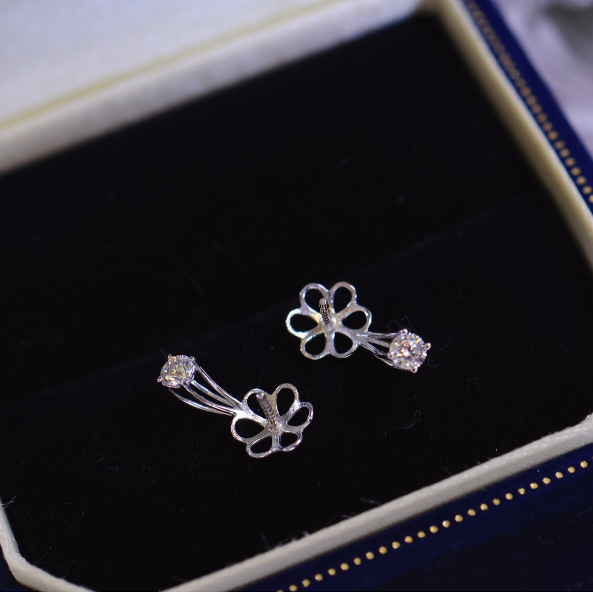 Pt900 Accessories Back Buckle Princess Pendant Moissanite Inlaid with Beads 12-13mm Without Chain and Without Beads