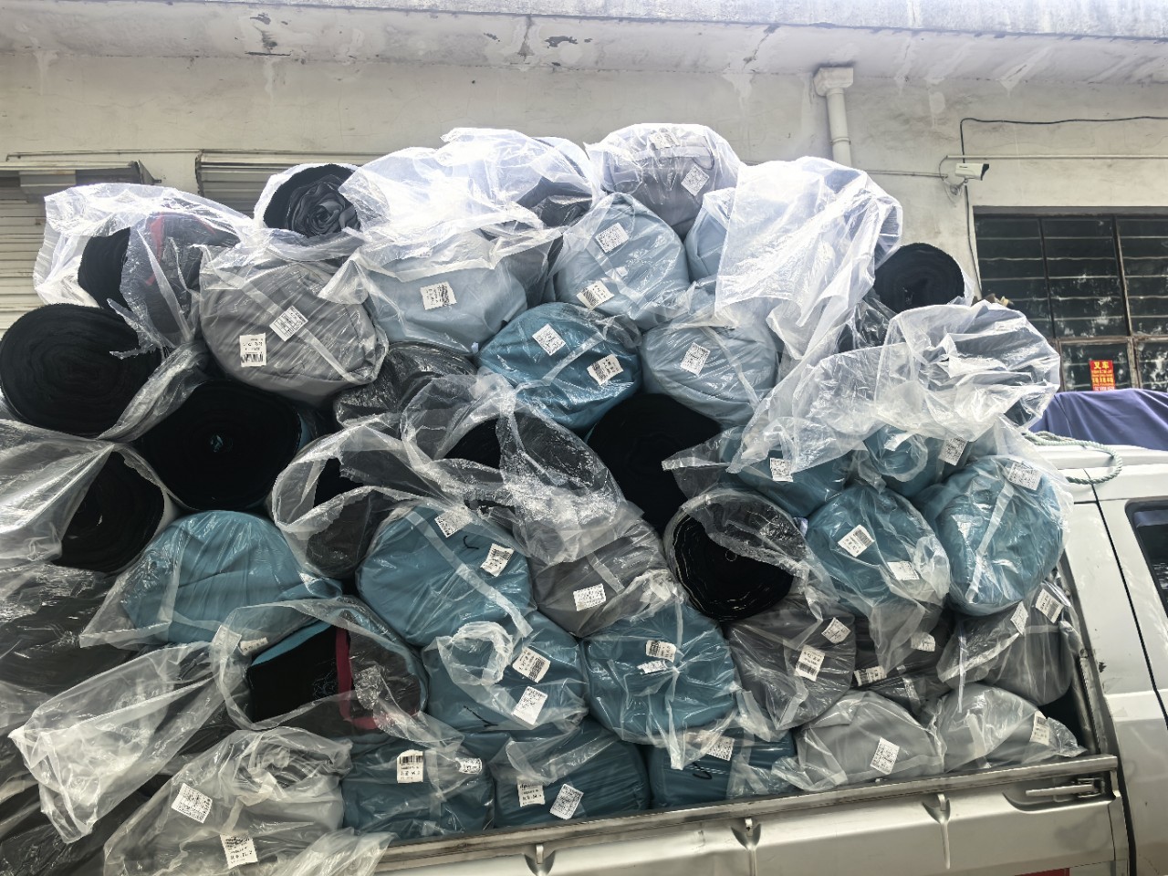 Second-Class Curtain Fabric Processing Wholesale Tail Goods Curtain Fabric Processing Wholesale Cross-Border E-Commerce Curtain Fabric Supply