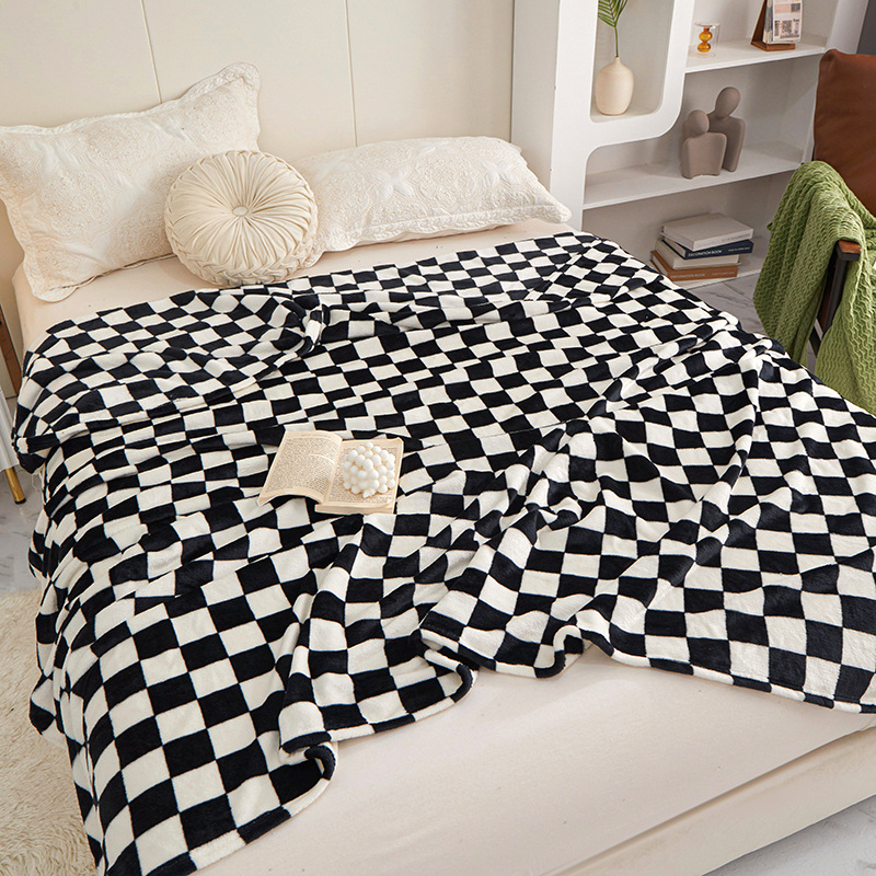 New Checkerboard Flannel Blanket Thickened Milk Blanket Coral Fleece Nap Blanket Foreign Trade Gift Blanket Wholesale