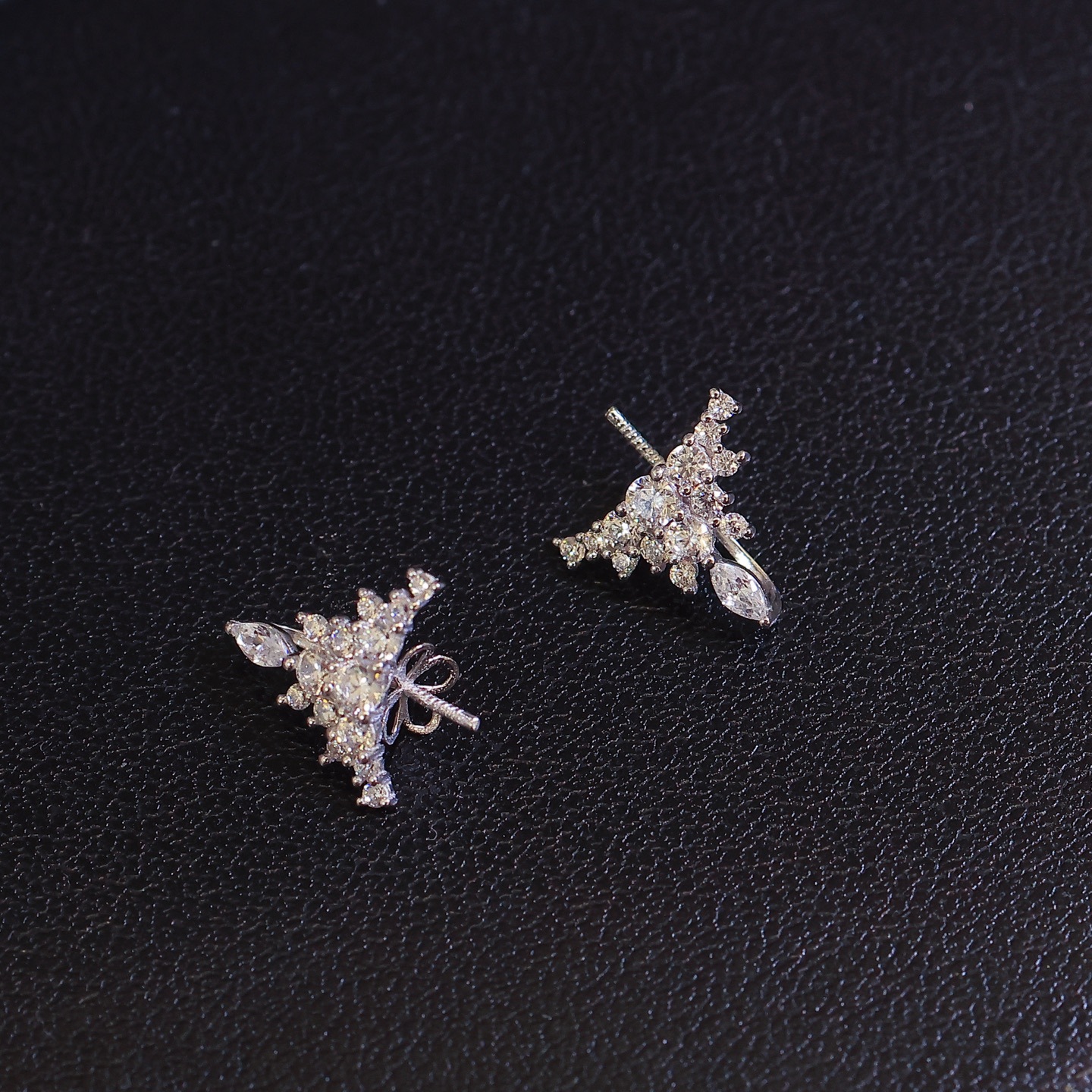 Pt900 Accessories Ice and Snow Queen Pendant Head Inlaid with Zircon Picture with 10-11 11-12mm Beads, Beads Not Included