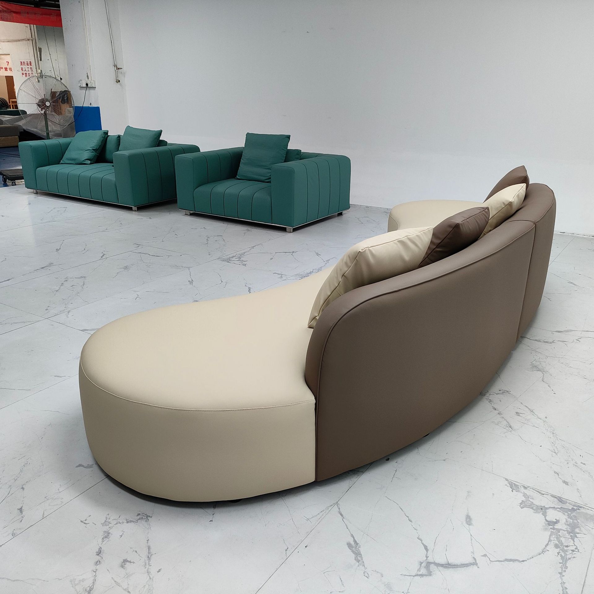 Factory Direct Sales Cashew Sofa High-End Light Luxury Sofa Genuine Leather Microfiber Leather Hotel Apartment Sofa