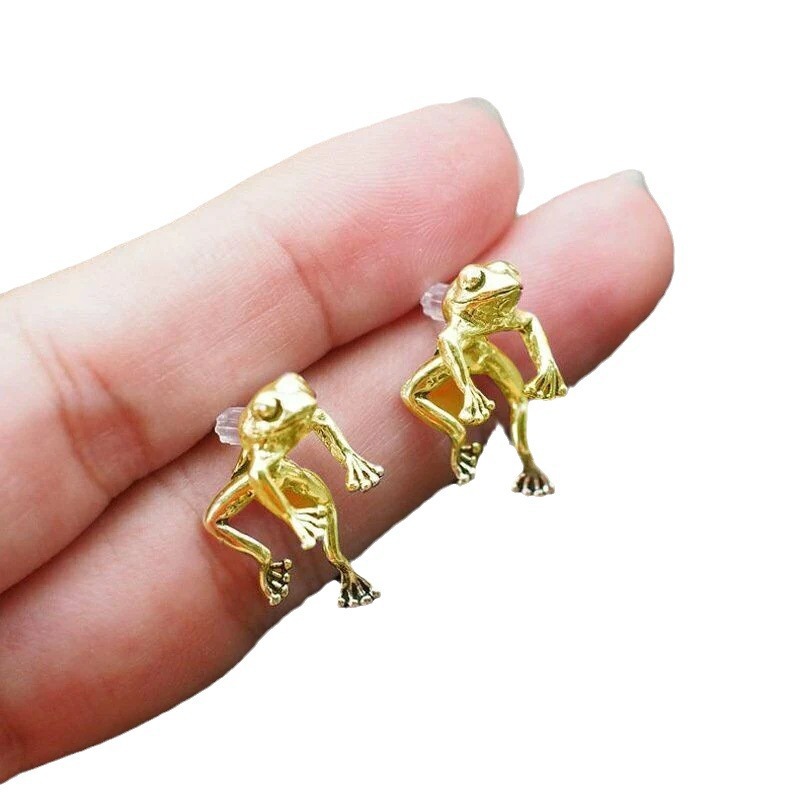2024 New Frog Ear Hanging European and American Retro Frog Distinctive Earrings Earrings Accessories Women Funny Explosions Earrings Women