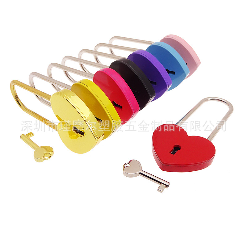 Очень большой цветной сердечный замок в наличии