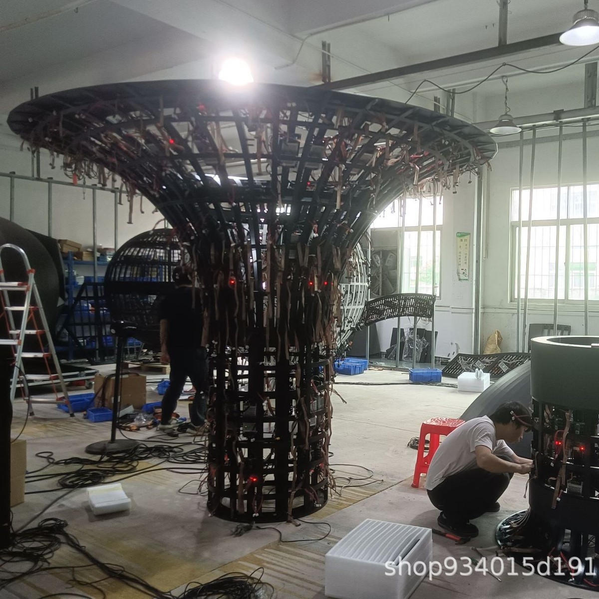 Factory Customized Led Display P1.86 Horn Screen Indoor Outdoor Led Screen