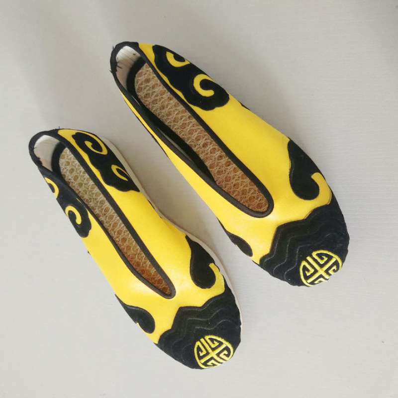 Embroidered Shoes Taoist Tools Supplies Taoist Shoes Yellow Red Jujube Red High Power Shoes Taoist High Power Cloud Shoes