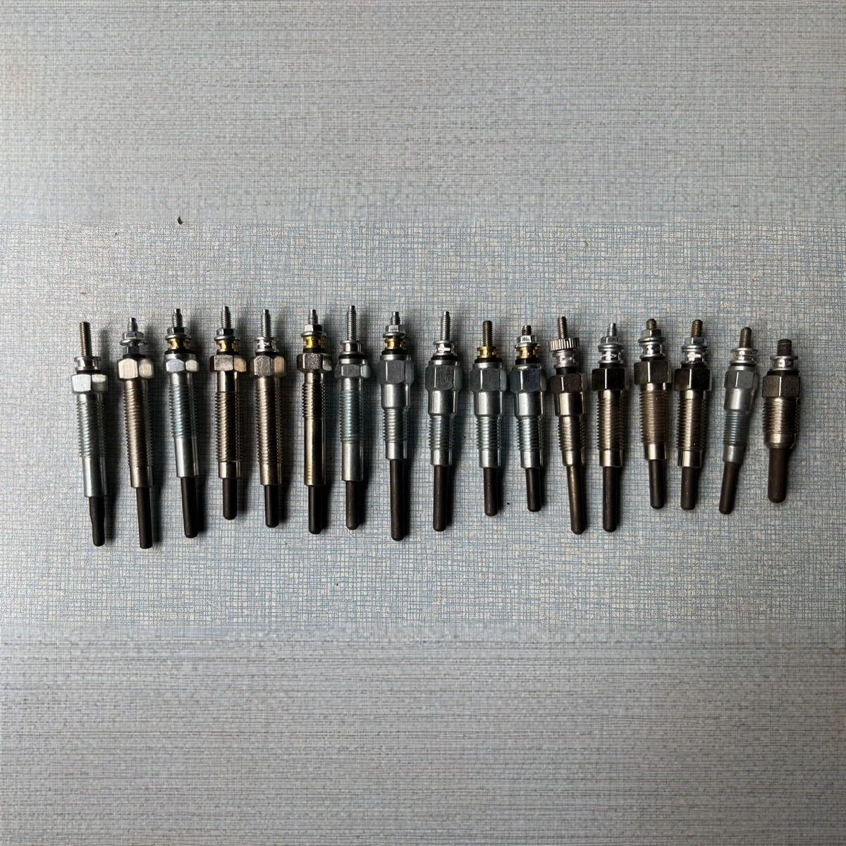 [Factory direct sales for Isuzu 600P4JB1 11V glow plug glow plug diesel vehicles