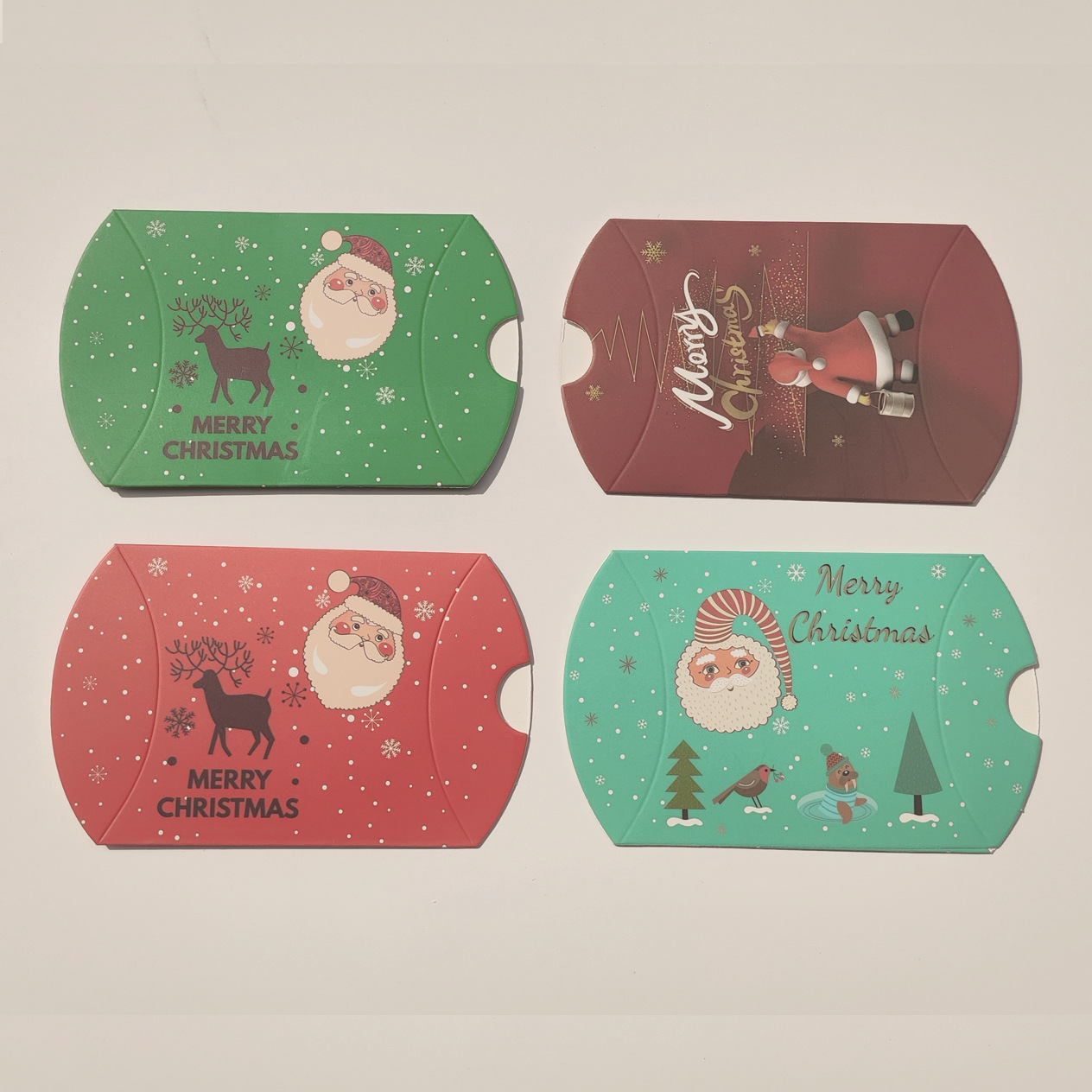 Cross-Border Christmas New Spot Wholesale Christmas Elk Pillow Box Paper Wedding Candy Box Packaging Box