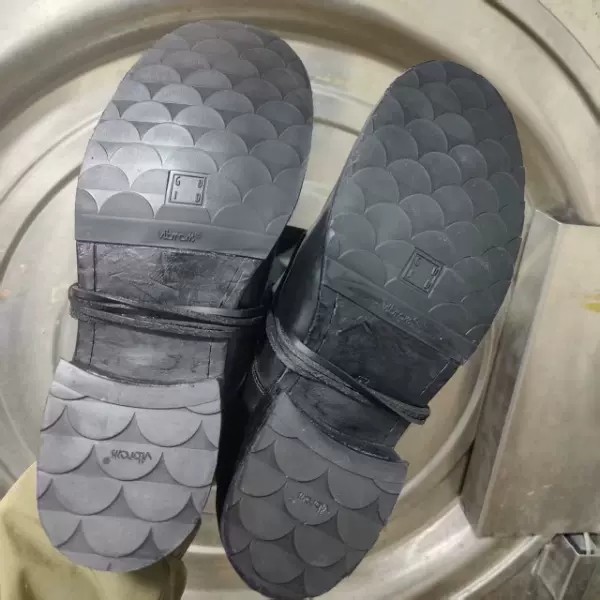 Антискользящая наклейка Gudi