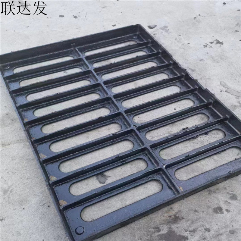 Factory-Supplied 600 Round Ductile Iron Manhole Cover, Three-Piece Cast Iron Cover Plate, Stainless Steel Cover Plate Suitable for Residential Areas, Parks and Roads