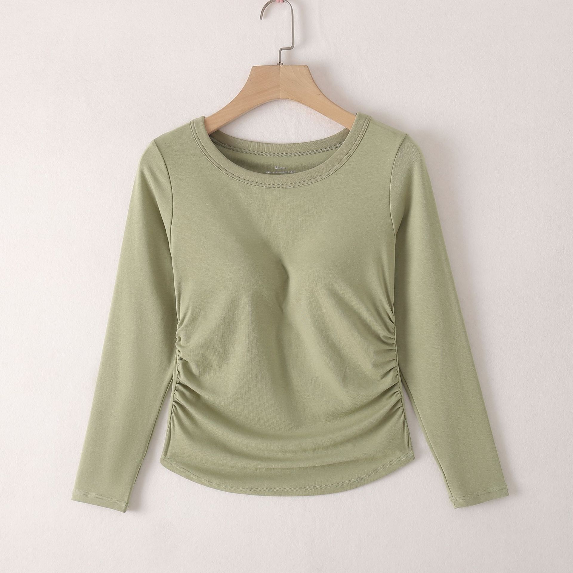 With chest pad integrated long anti-exposure wireless Cup round neck long sleeve top bottoming can be worn outside dovetail T-shirt