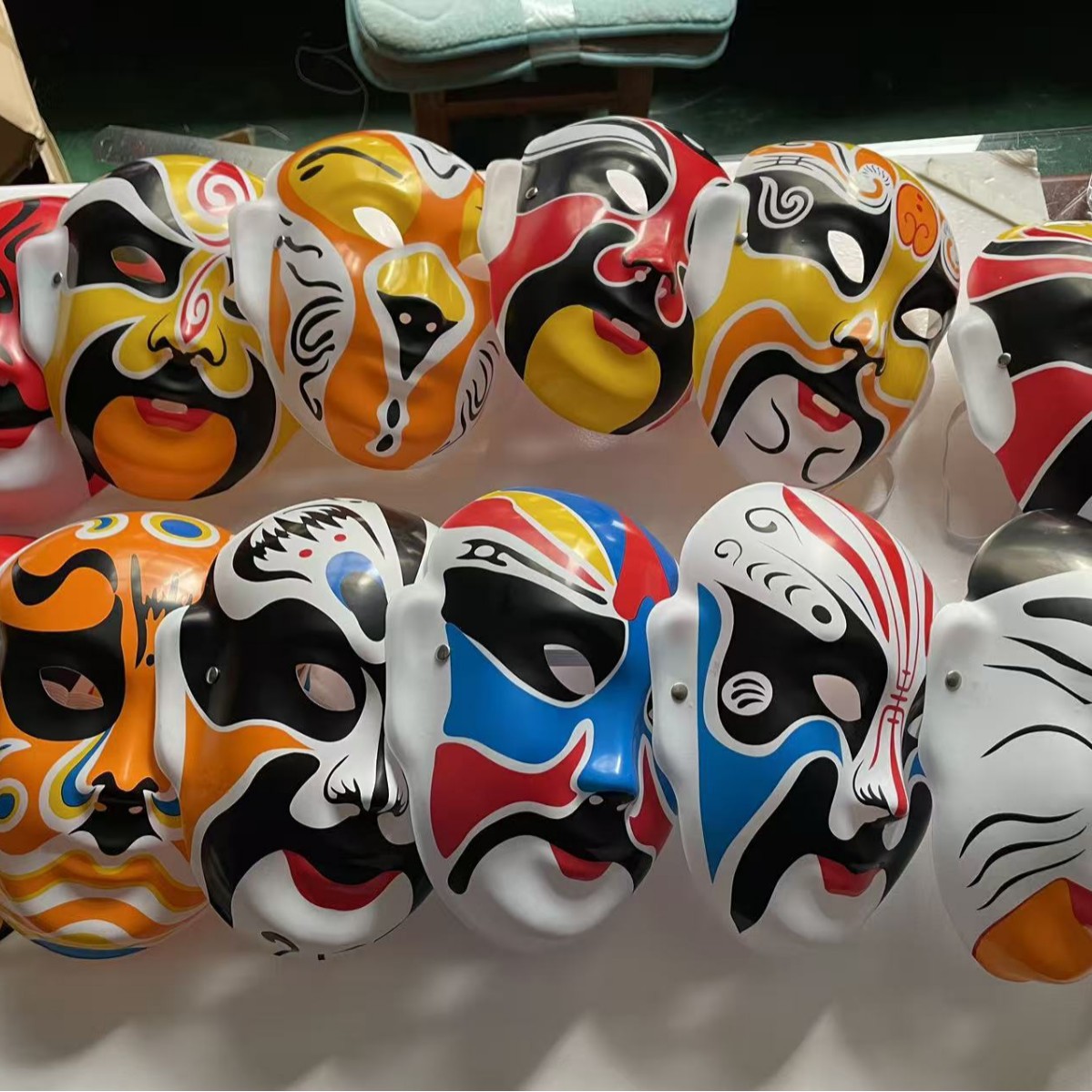 Indentation hook-free DIY hand-painted graffiti Peking Opera facial makeup white embryo flocking mask manufacturers send rope color pictures