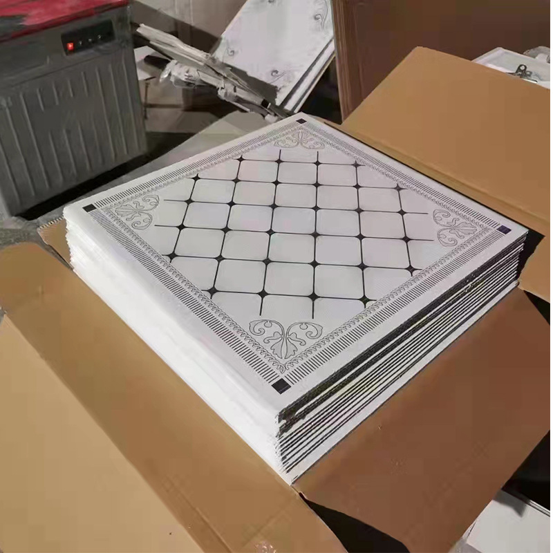 ПВХ квадратные потолочные плитки, пластиковые стальные декоративные материалы для потолка, имитация гипсокартона, интегрированные панели для домашнего декора