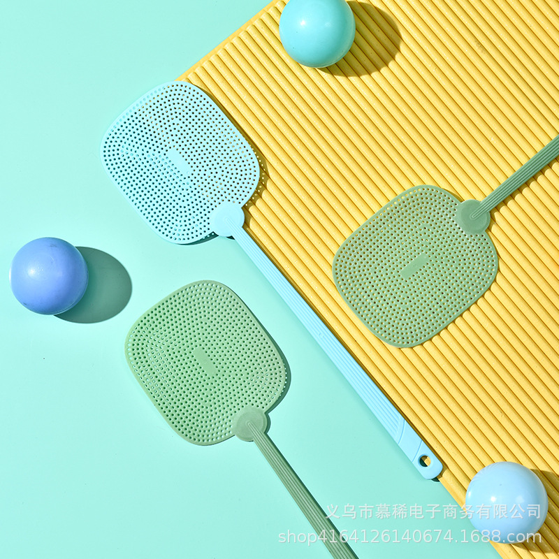 New factory thickened fly swatter wholesale lengthened handle manual fly swatter not rotten mosquito household plastic