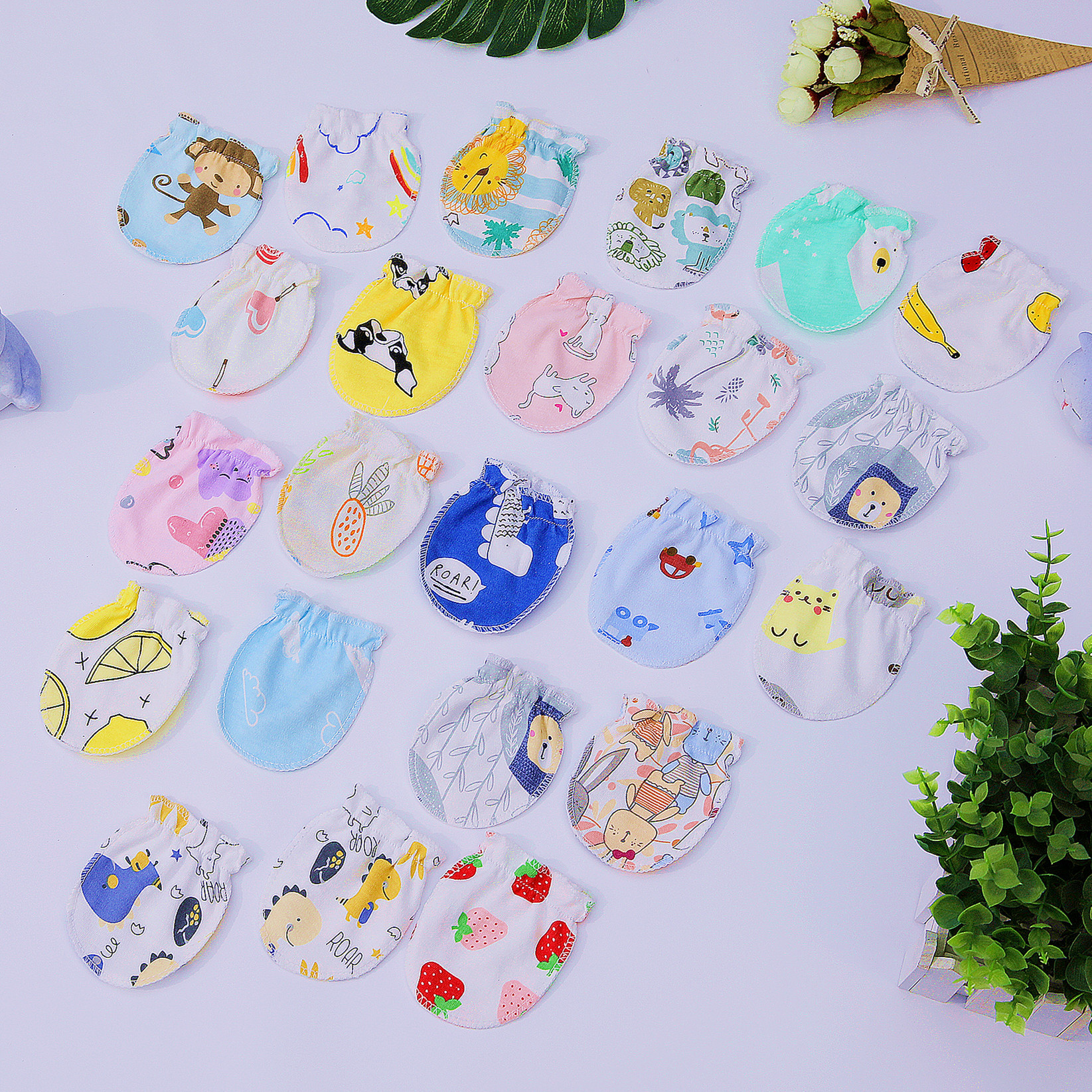 Baby supplies spot color-picking cartoon baby gloves newborn anti-scratch face gloves cotton protective gloves