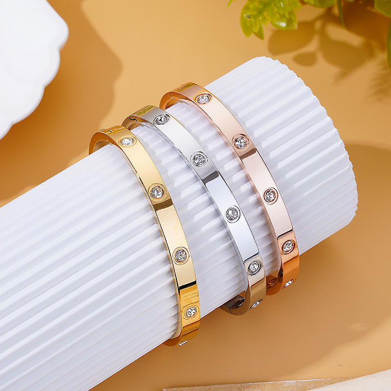 Cross-border fashion with diamond buckle bracelet ten diamond titanium steel diamond rose gold bracelet women's light luxury temperament factory direct sales