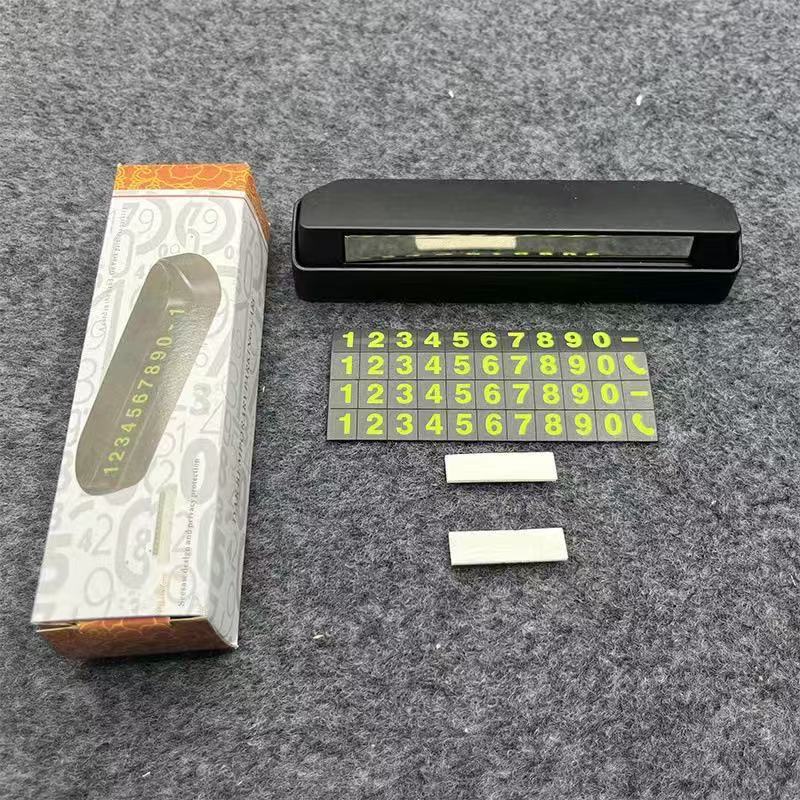 Временная парковочная табличка с рекламным номером телефона и логотипом