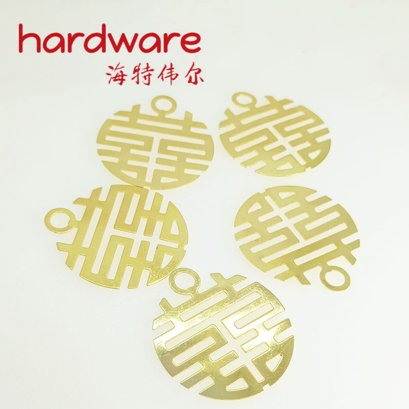 Wedding Supplies Metal Double Happiness Pendant Gift Box Wedding Favors Golden Double Happiness Character Bridesmaid Groomsmen Corsage