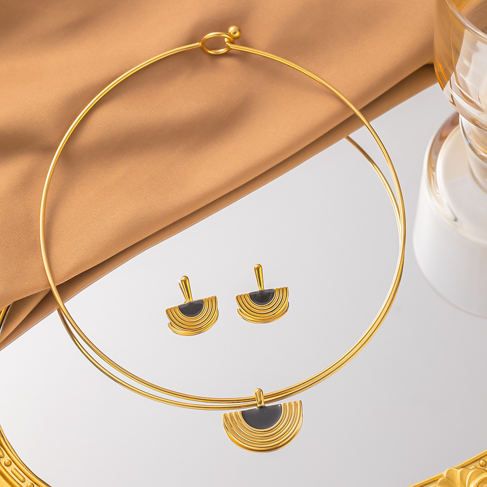 Cross-border wholesale necklace earrings jewelry suit 2023 new high titanium steel earrings women's jewelry suit wholesale