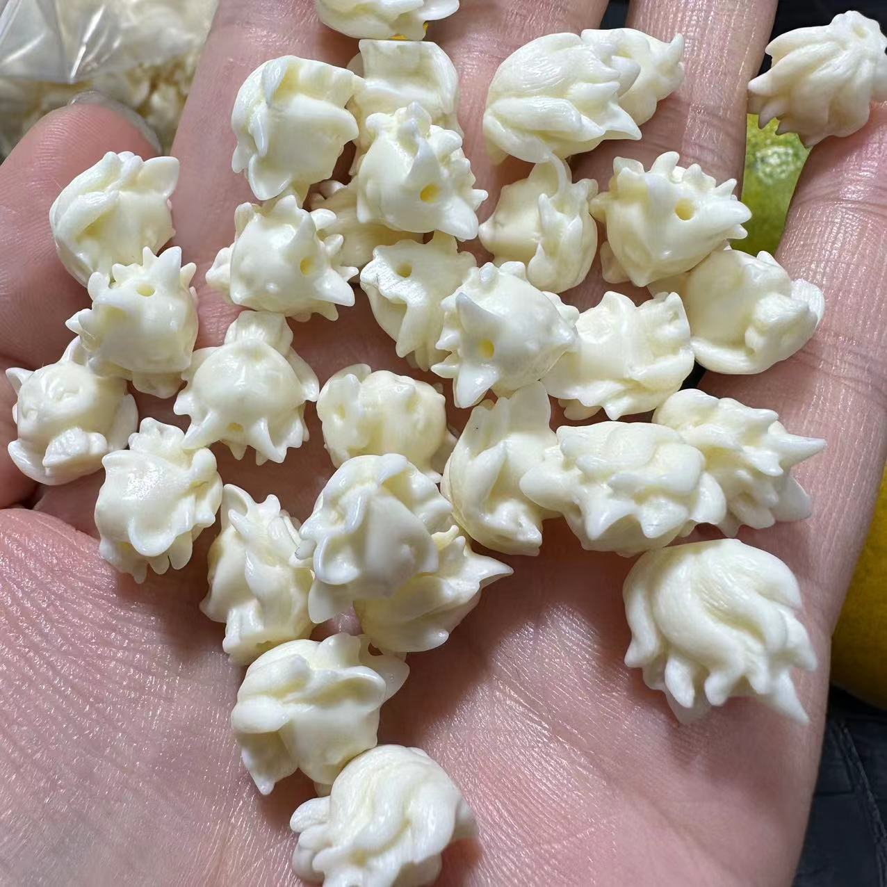 Ivory Fruit Carving with Beads Small Nine-tailed Fox DIY Bodhi Fruit Bracelet Super Cute Cute Accessories Handheld Accessories for Men and Women