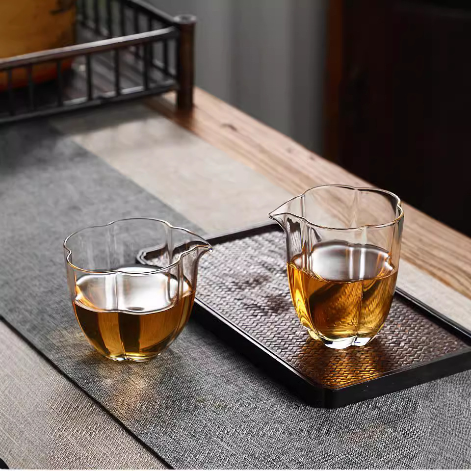 High Borosilicate Glass Stylish Eagle Beak Vertical Pattern Fair Cup Transparent Glass Even Cup Household Even Cup Tea Set Tea Divider