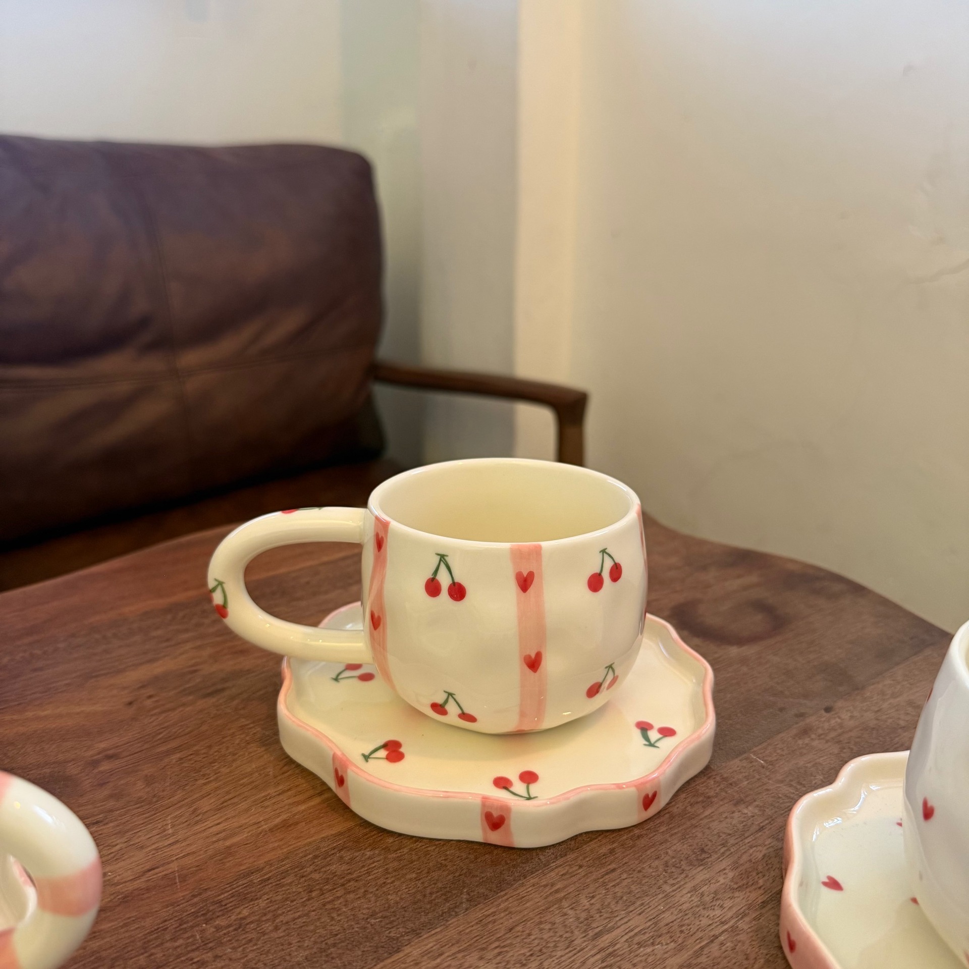 French Ins Retro Christmas Style Hand-Painted Ceramic Coffee Cup and Saucer, High-Looking Afternoon Tea Dessert Saucer