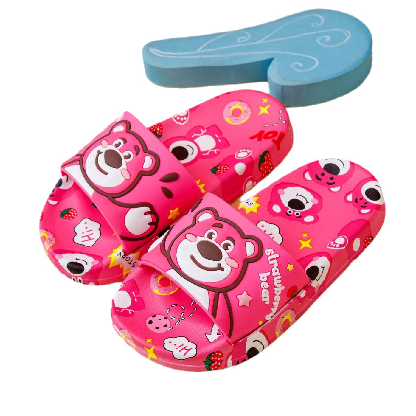 Новые детские тапочки с клубникой и медведем для мальчиков и девочек домашние нескользящие сандали для ванной летом милые мультяшные тапочки для малышей