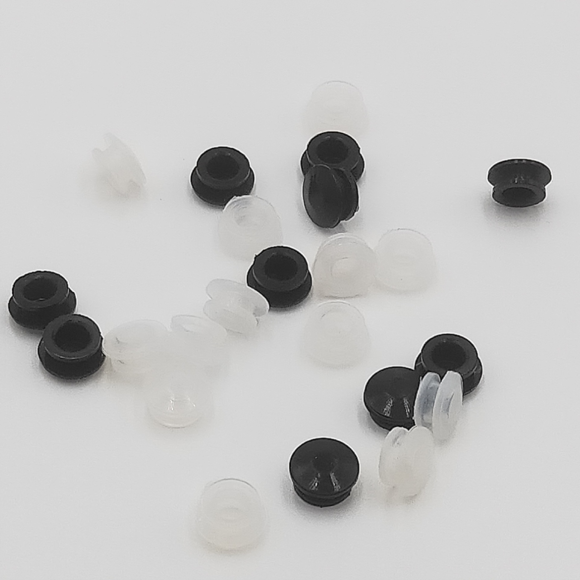 Прямые поставки от производителя: корпус для батареи AA с тактильными силиконовыми кнопками, специализация на различных мелких деталях и силиконовых компонентах