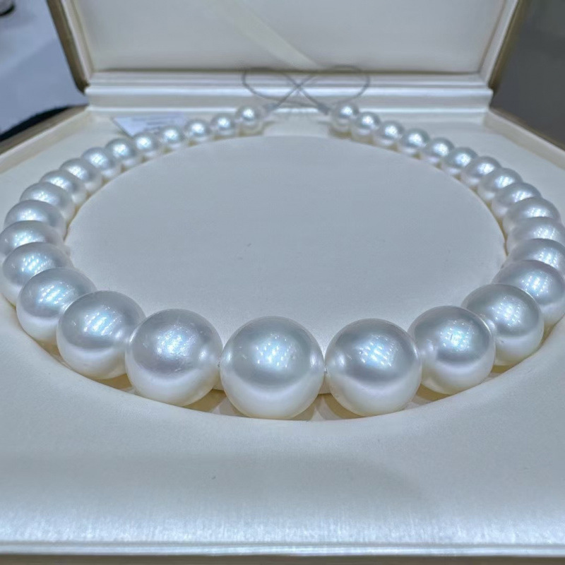 Popular Size Phoenix 12-14.5mm, Round Green, Bright Luster, Minor Flaws