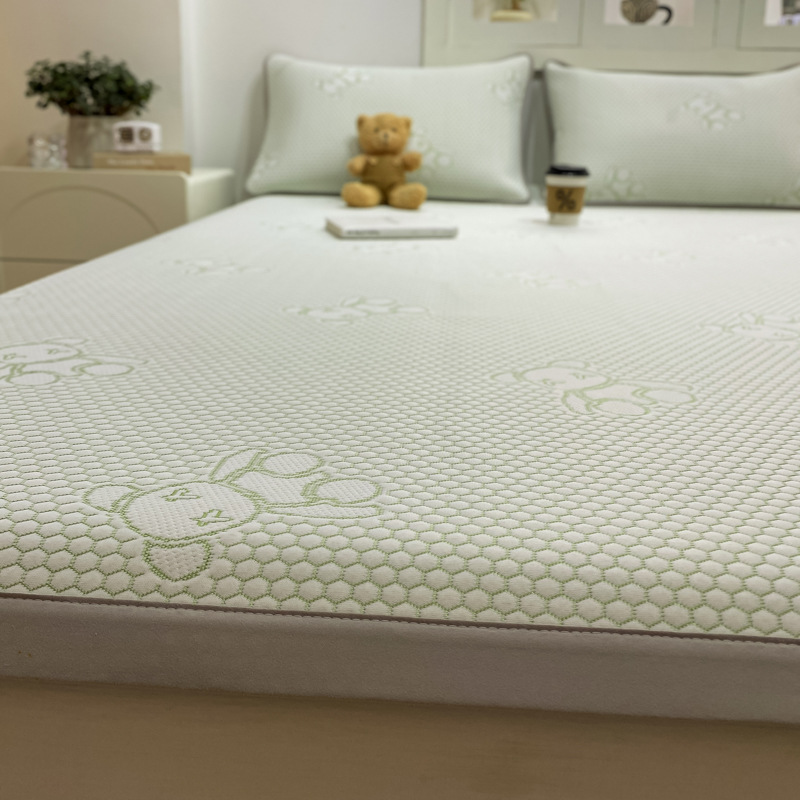 2025 three-piece mat mat mat jacquard small ice bear pillowcase new cool silk mat