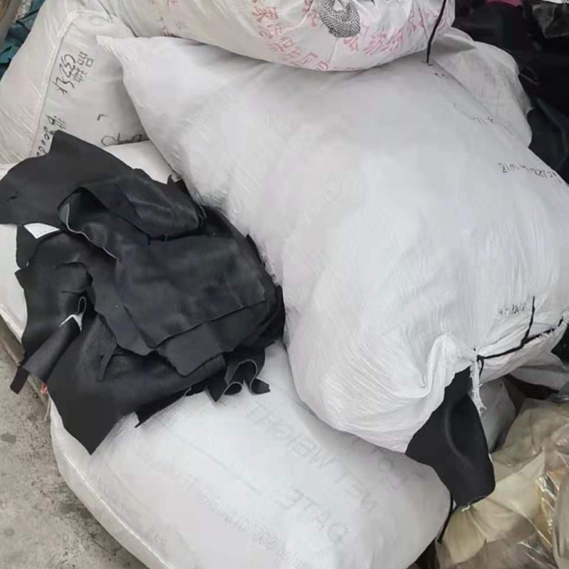 Foshan Manufacturer Black Pebbled Cowhide Recycled Cowhide Acquisition Genuine Leather Wholesale Large Thick Leather Scraps