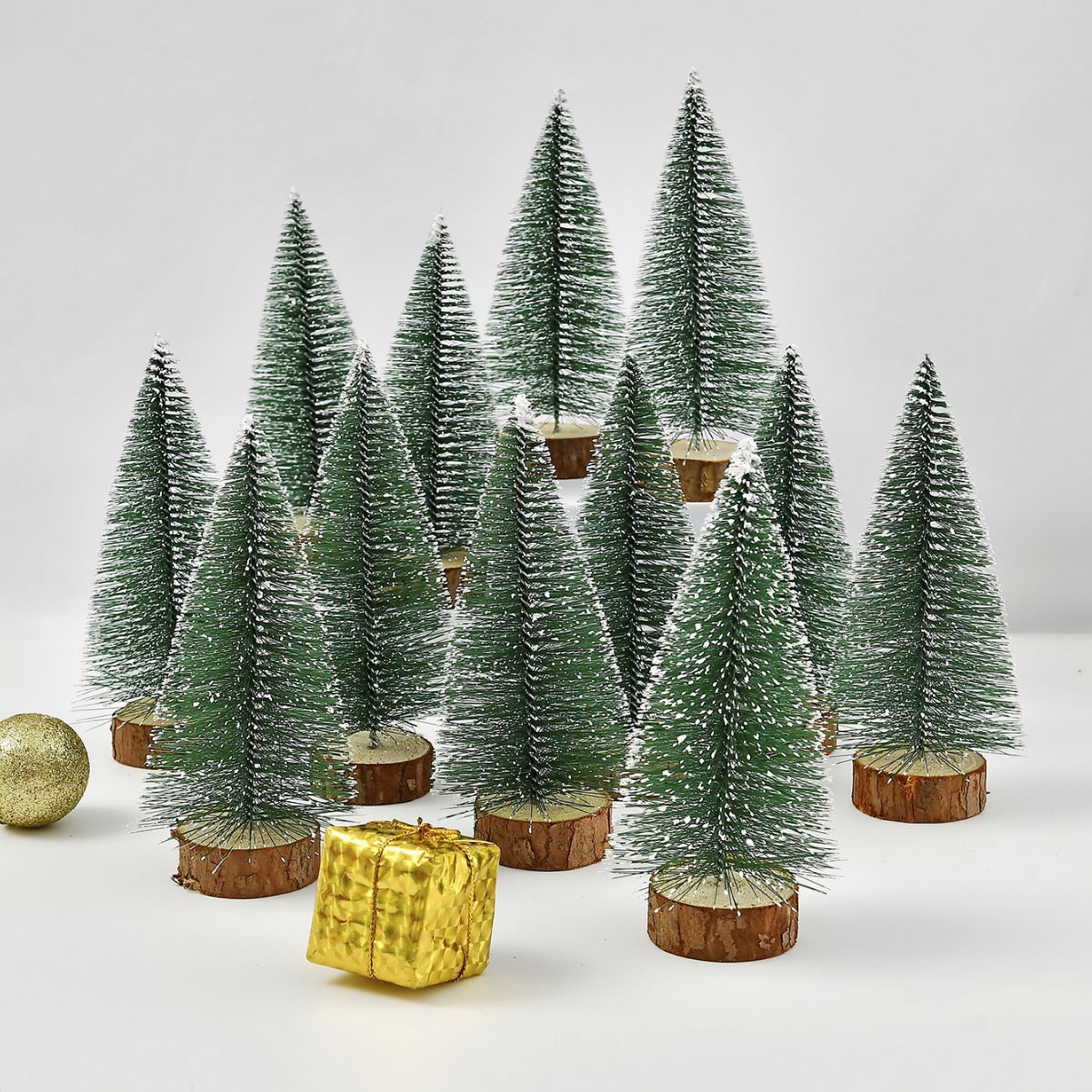 Mini Christmas Tree Office Desktop Ornaments Christmas Decorations Dipped in White Snow Ordinary Pine Needle Tree Christmas Gifts