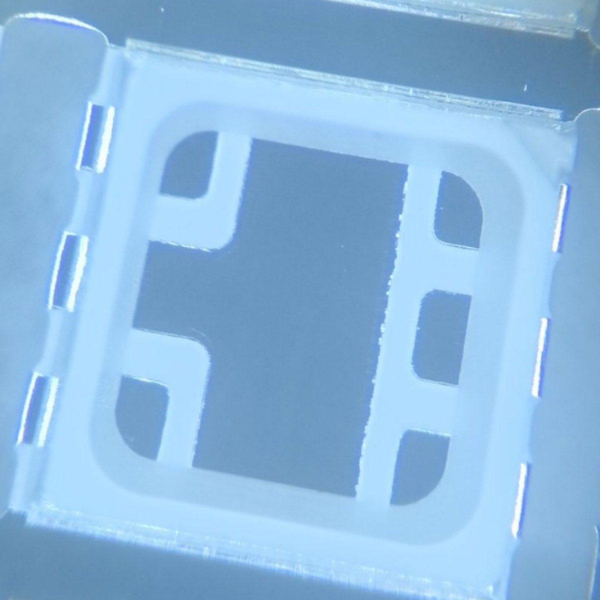 Производители кронштейнов LED в Дунгуане производят и продают 75 широкие 3030RGB квадратные чаши из красной меди PCT материала