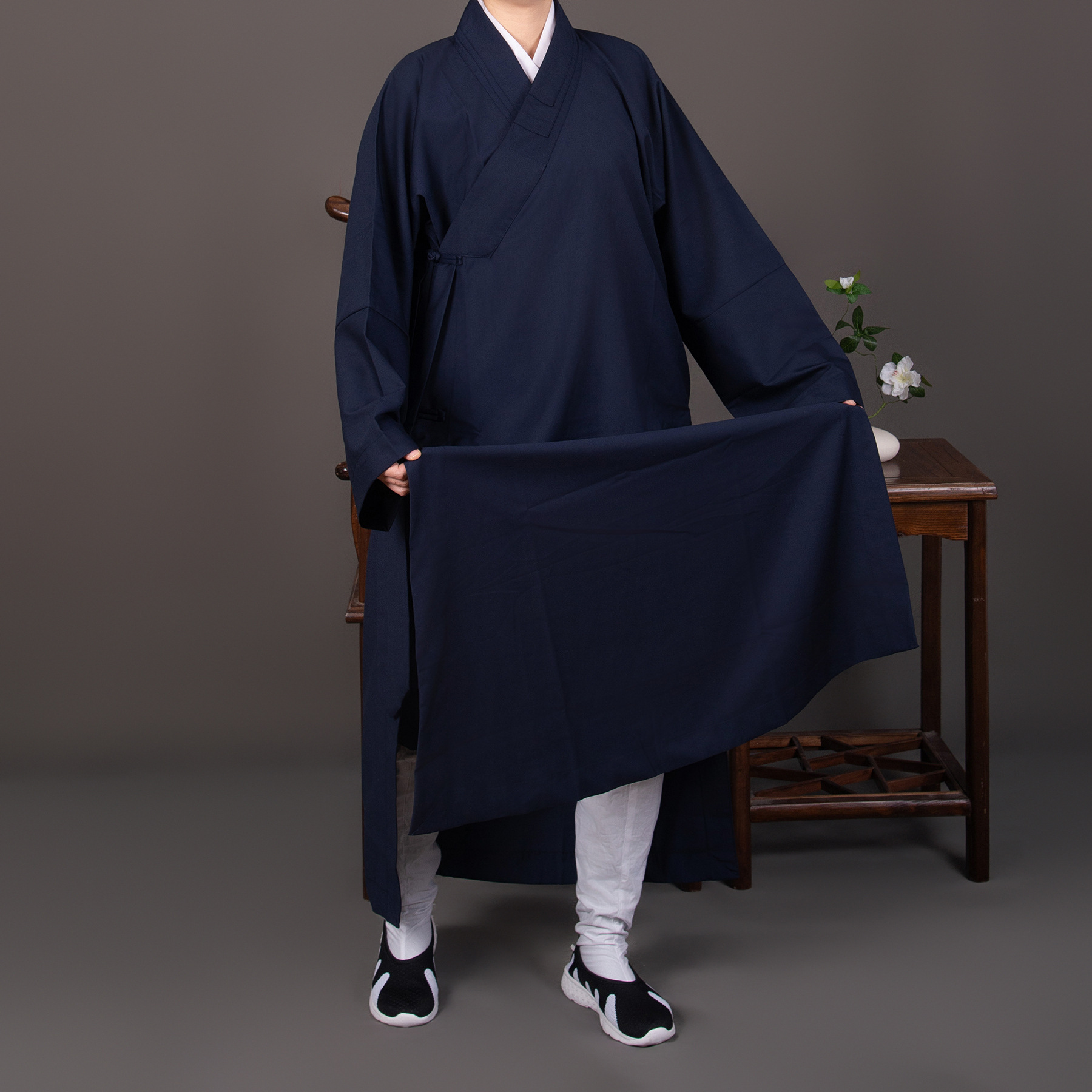 Factory supply Taoist robe serge gown gown oblique lapel gown Taoist robe men's Taoist robe women Taoist priest clothing
