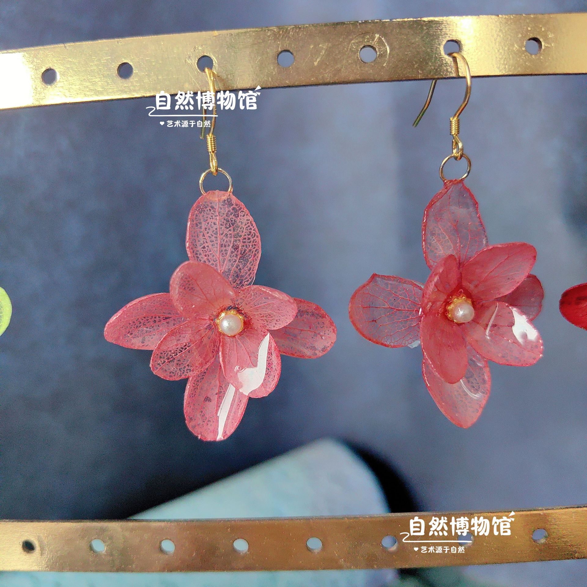 Super Beautiful Natural Small Multi-color Gradient Flower Drop Glue Super Fairy Real Flower Hydrangea Flower Cluster Eternal Flower Earrings for Women