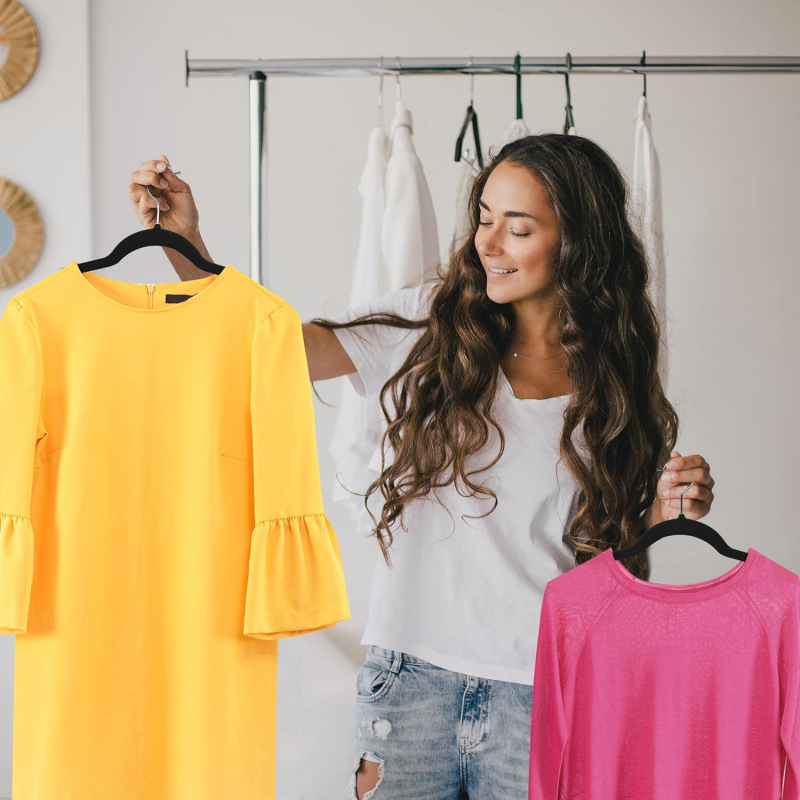 Home Velvet Hangers 20 Pack - Non-Slip Clothes Hanger Black