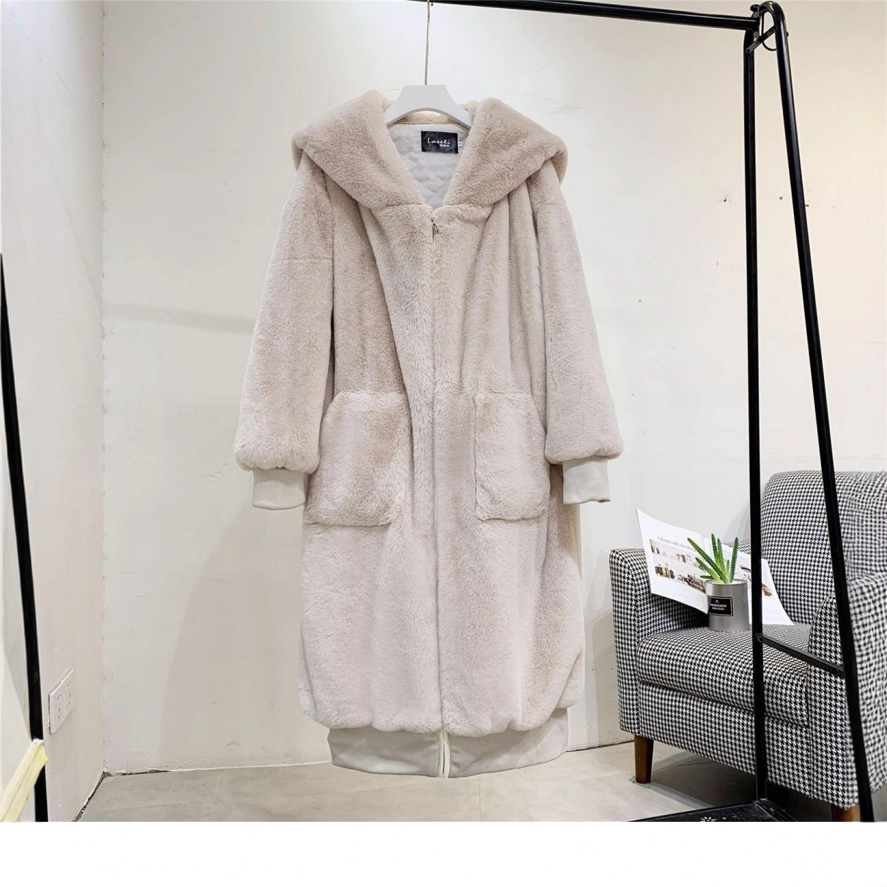 Foreign Trade Loose Plush Coat for Women, Faux Fur Coat, Thickened Hooded Mid-Length Style, Padded for Autumn and Winter, Plus Size, Black