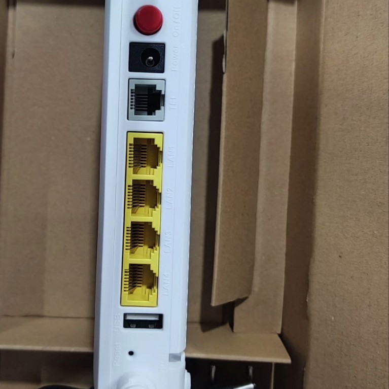 F670L 4Ge+1Usb+Tel+Wifi, Chinese and English Version Support 2.4g & 5g Dual Band