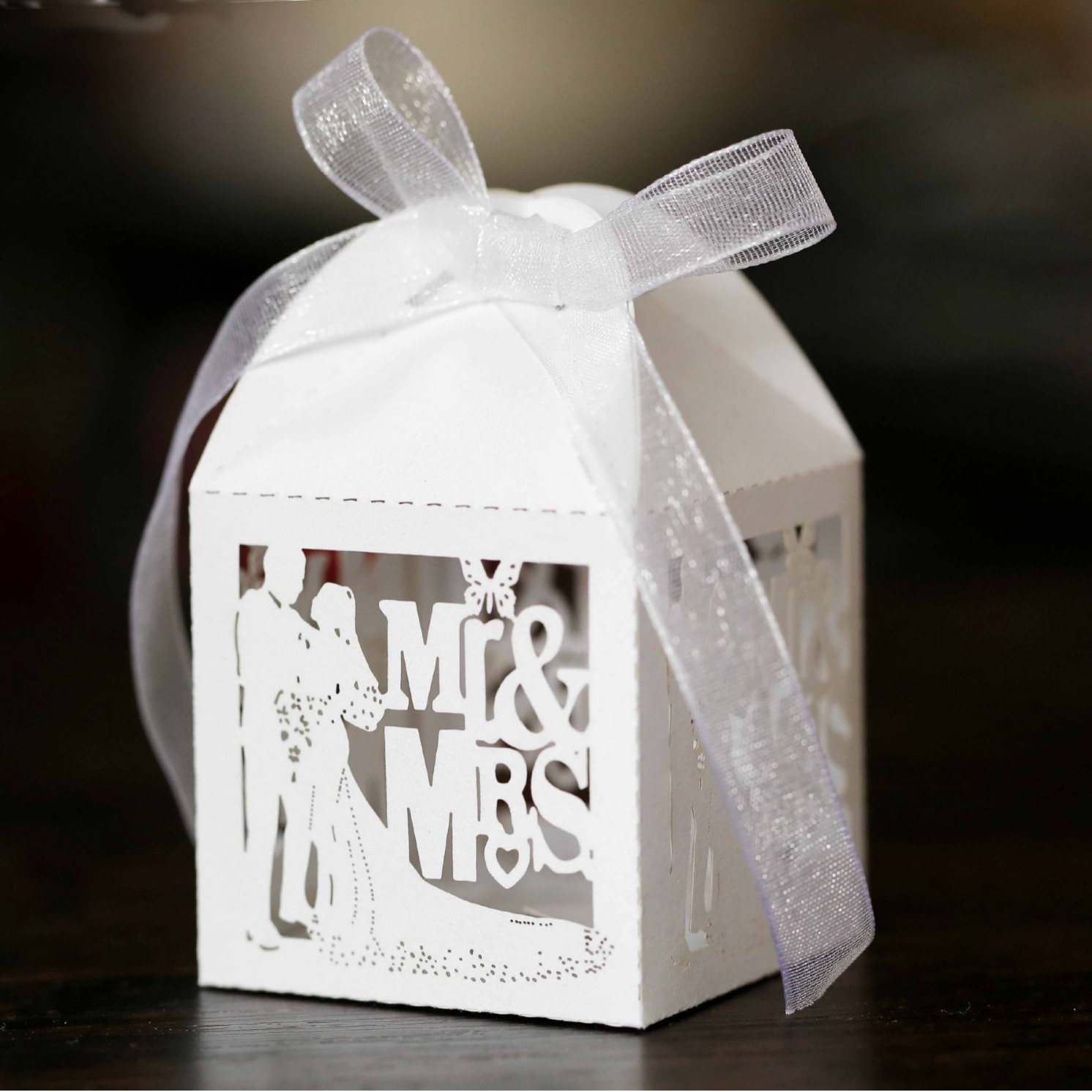 Лазерная пустотелая коробка для конфет, европейская свадьба, коробка с лентой на день святого Валентина, упаковка для шоколада, оптовая продажа с фабрики в Шэньчжэне